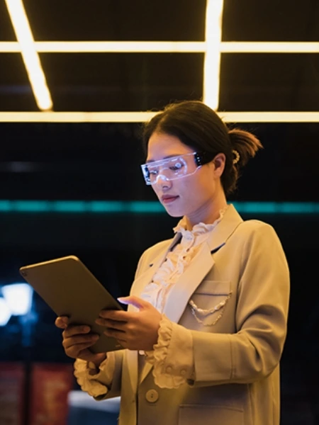 featured-thumb-accelerating-ai-adoption-with-embedded-workforce-strategies